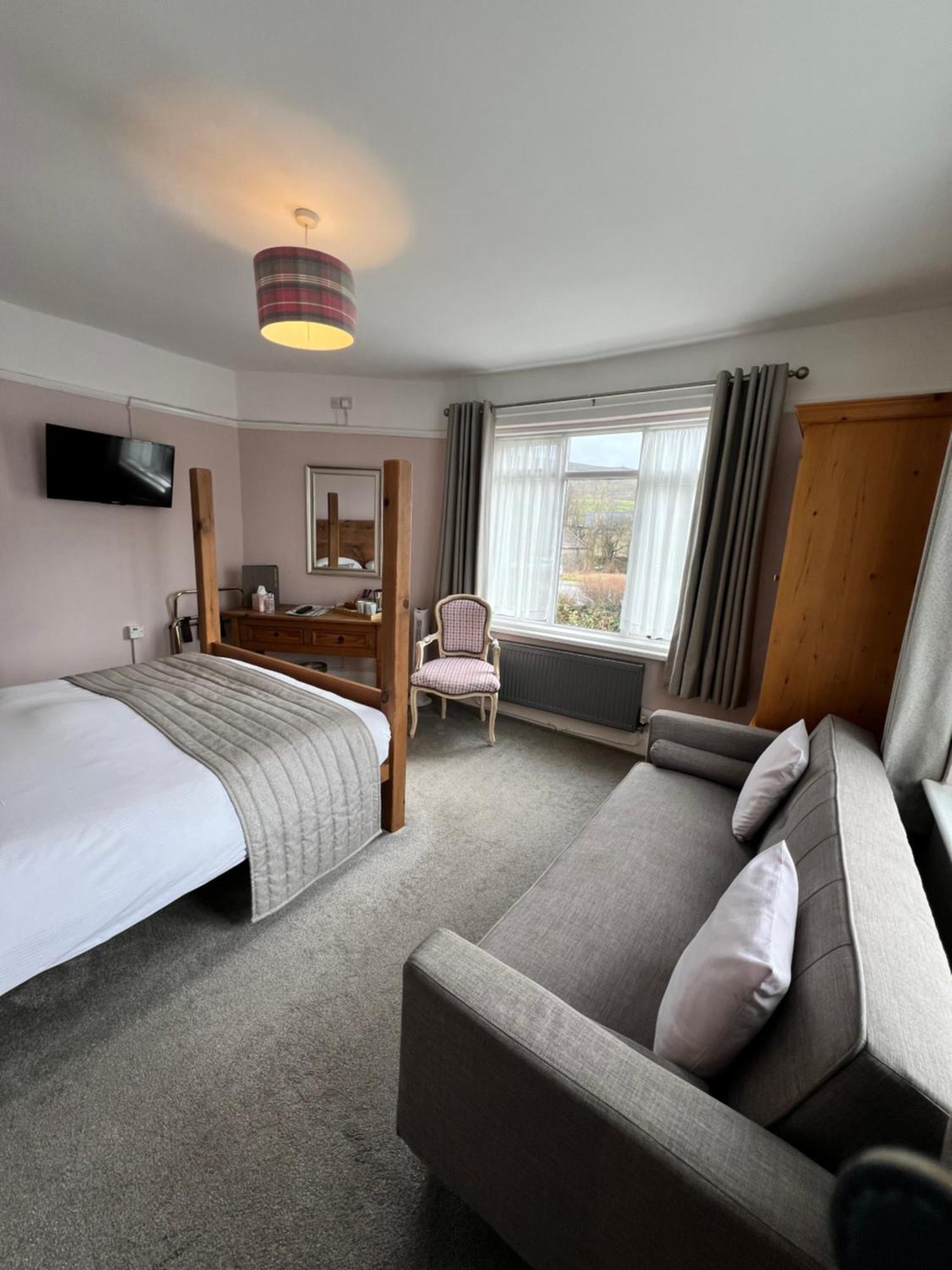 Devonshire Arms Inn Cracoe Екстериор снимка