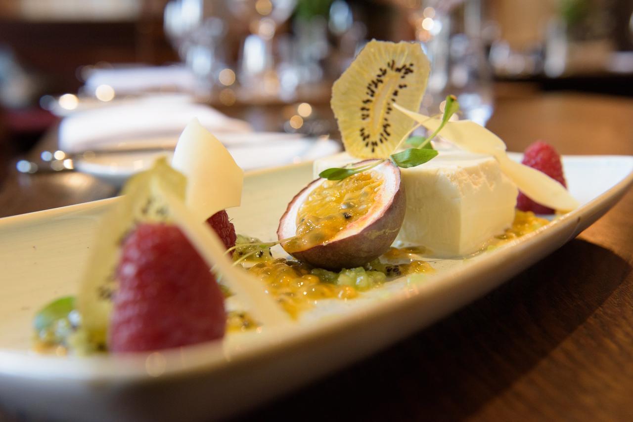 Devonshire Arms Inn Cracoe Екстериор снимка