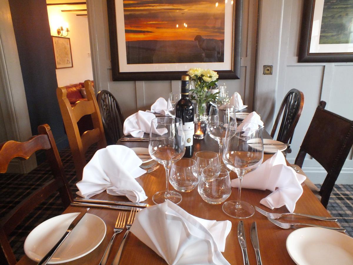 Devonshire Arms Inn Cracoe Екстериор снимка
