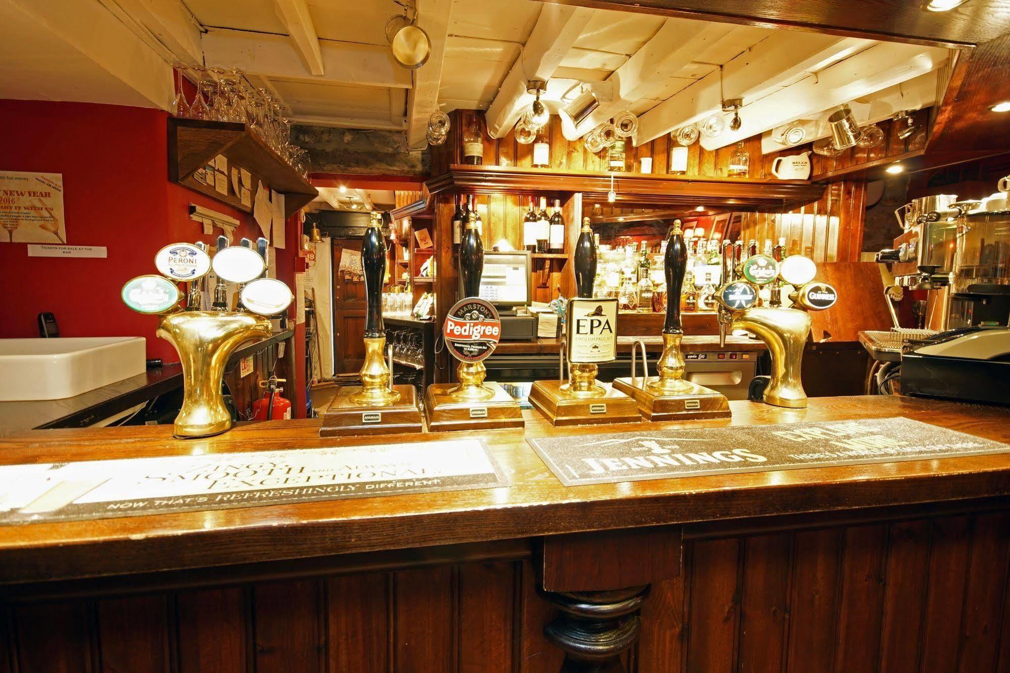 Devonshire Arms Inn Cracoe Екстериор снимка