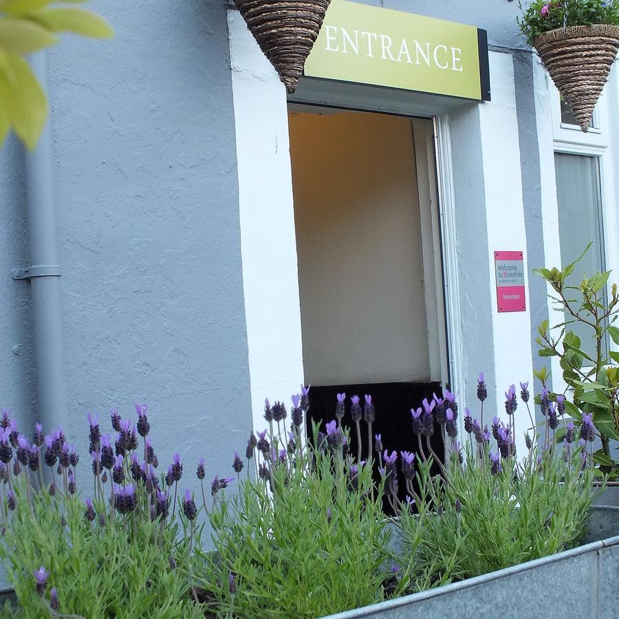 Devonshire Arms Inn Cracoe Екстериор снимка